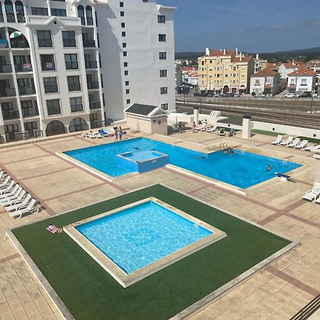 Beachfront 3Bdr Apt On Marginal Boulevard São Martinho do Porto Zewnętrze zdjęcie