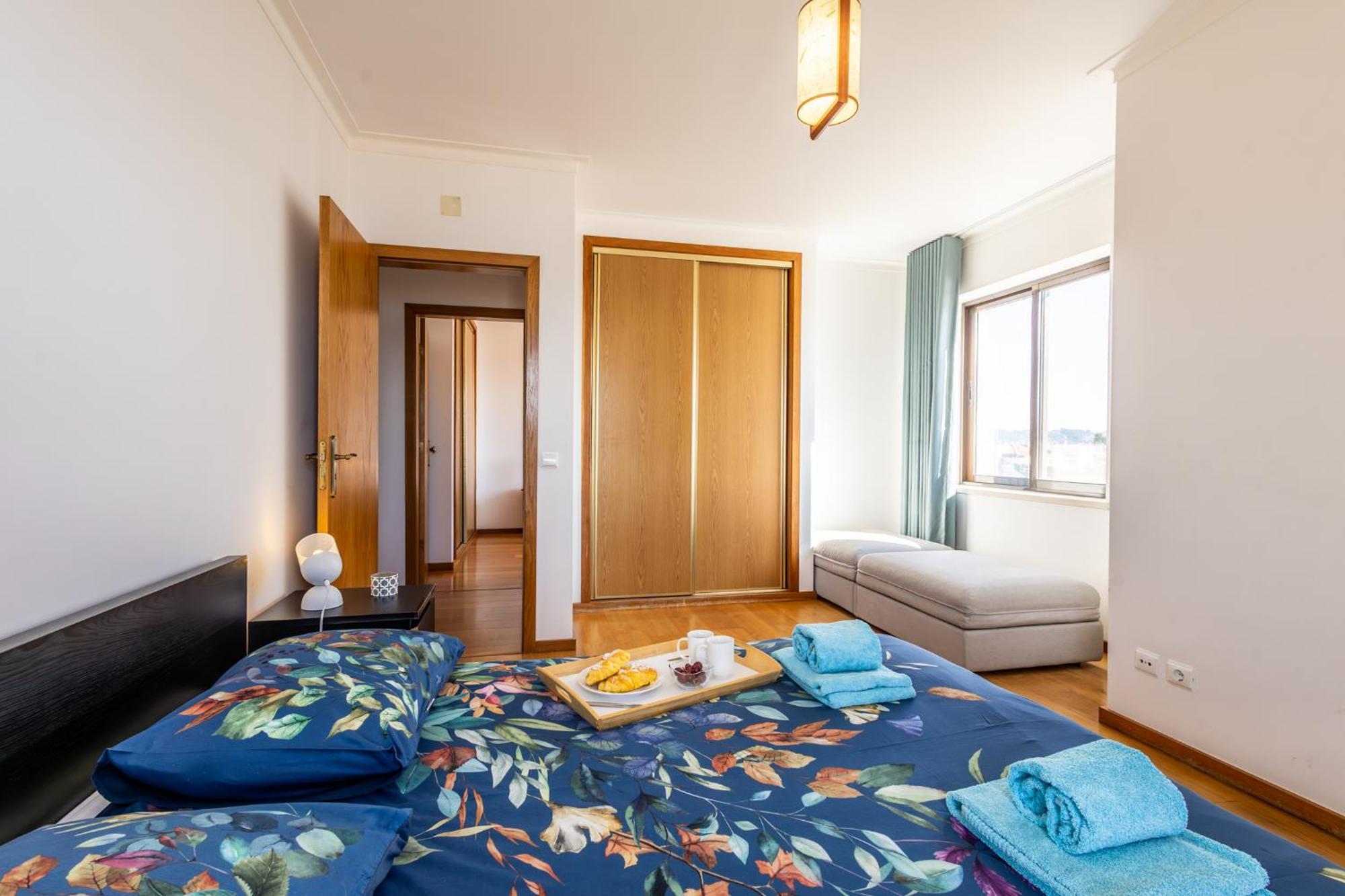 Beachfront 3Bdr Apt On Marginal Boulevard São Martinho do Porto Zewnętrze zdjęcie