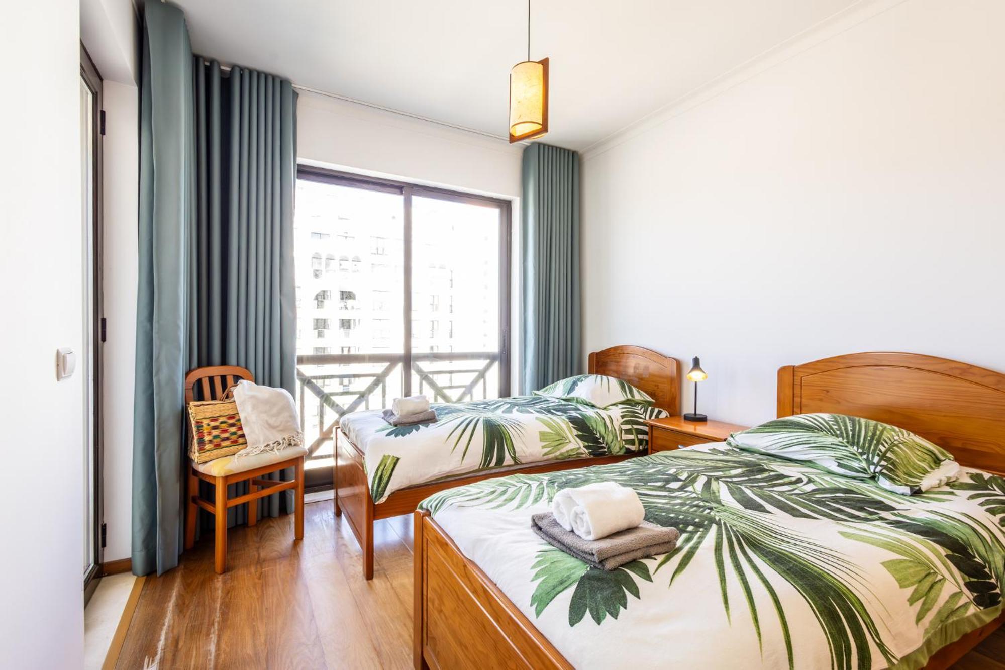 Beachfront 3Bdr Apt On Marginal Boulevard São Martinho do Porto Zewnętrze zdjęcie