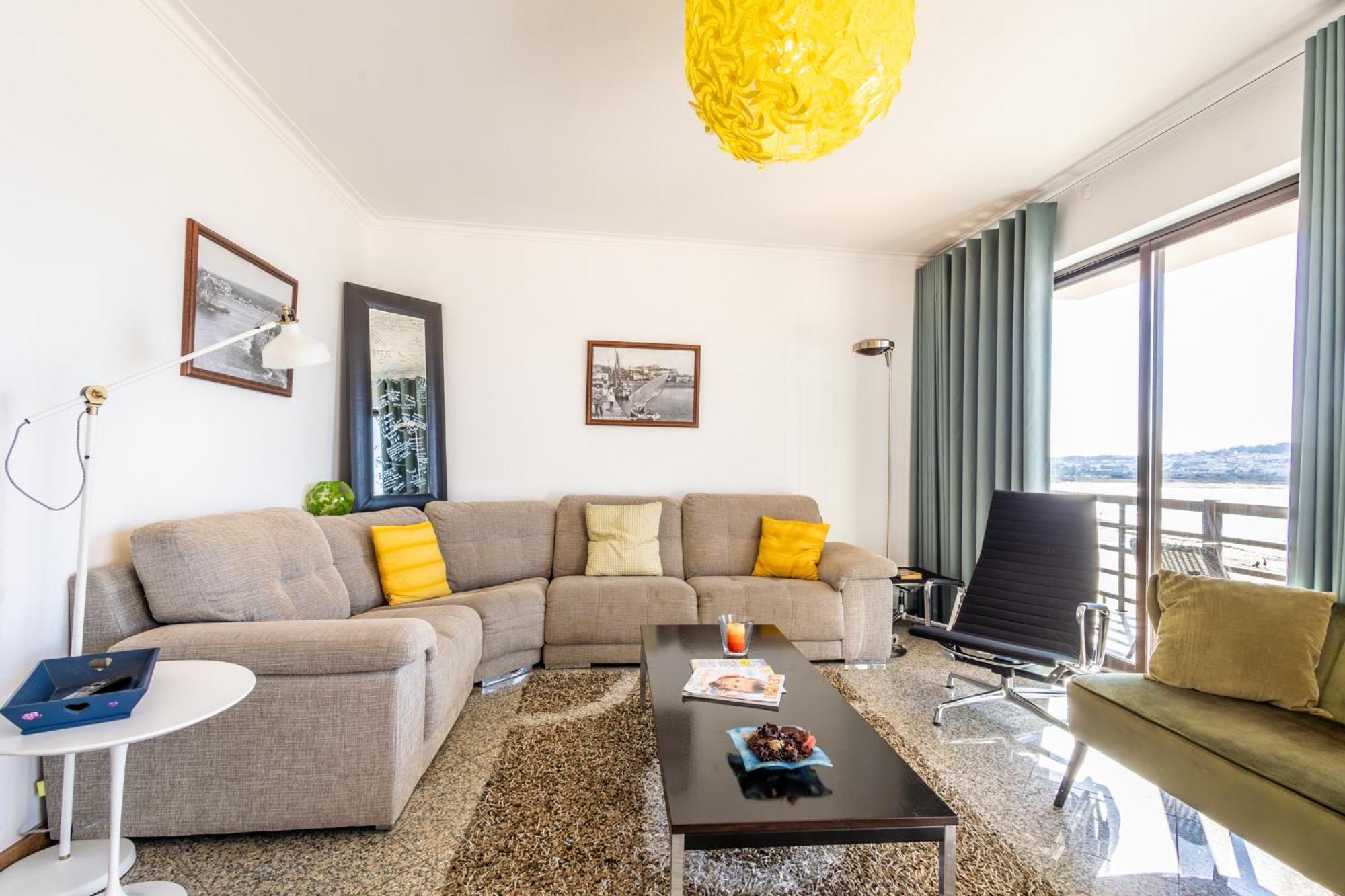Beachfront 3Bdr Apt On Marginal Boulevard São Martinho do Porto Zewnętrze zdjęcie